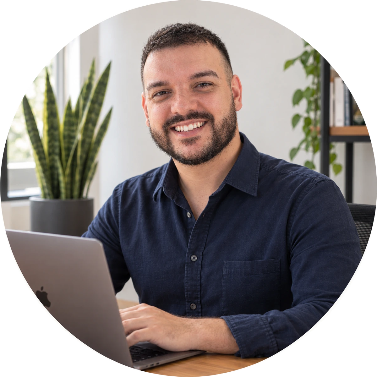 CEO de uma empresa de tecnologia feliz com o time contratado via BIX staff augmentation
